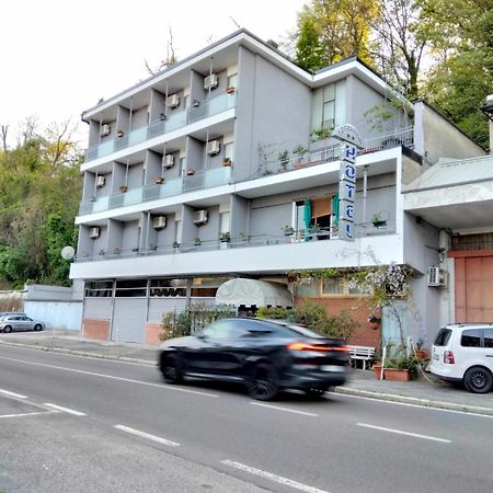 Hotel Lombardia Seveso エクステリア 写真