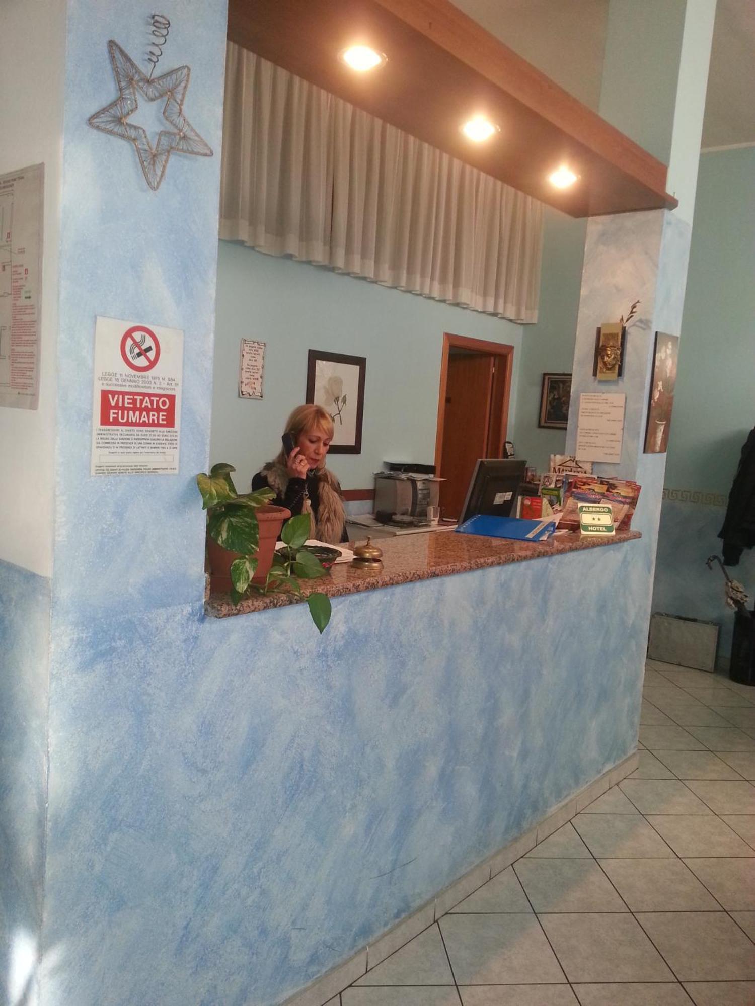 Hotel Lombardia Seveso エクステリア 写真