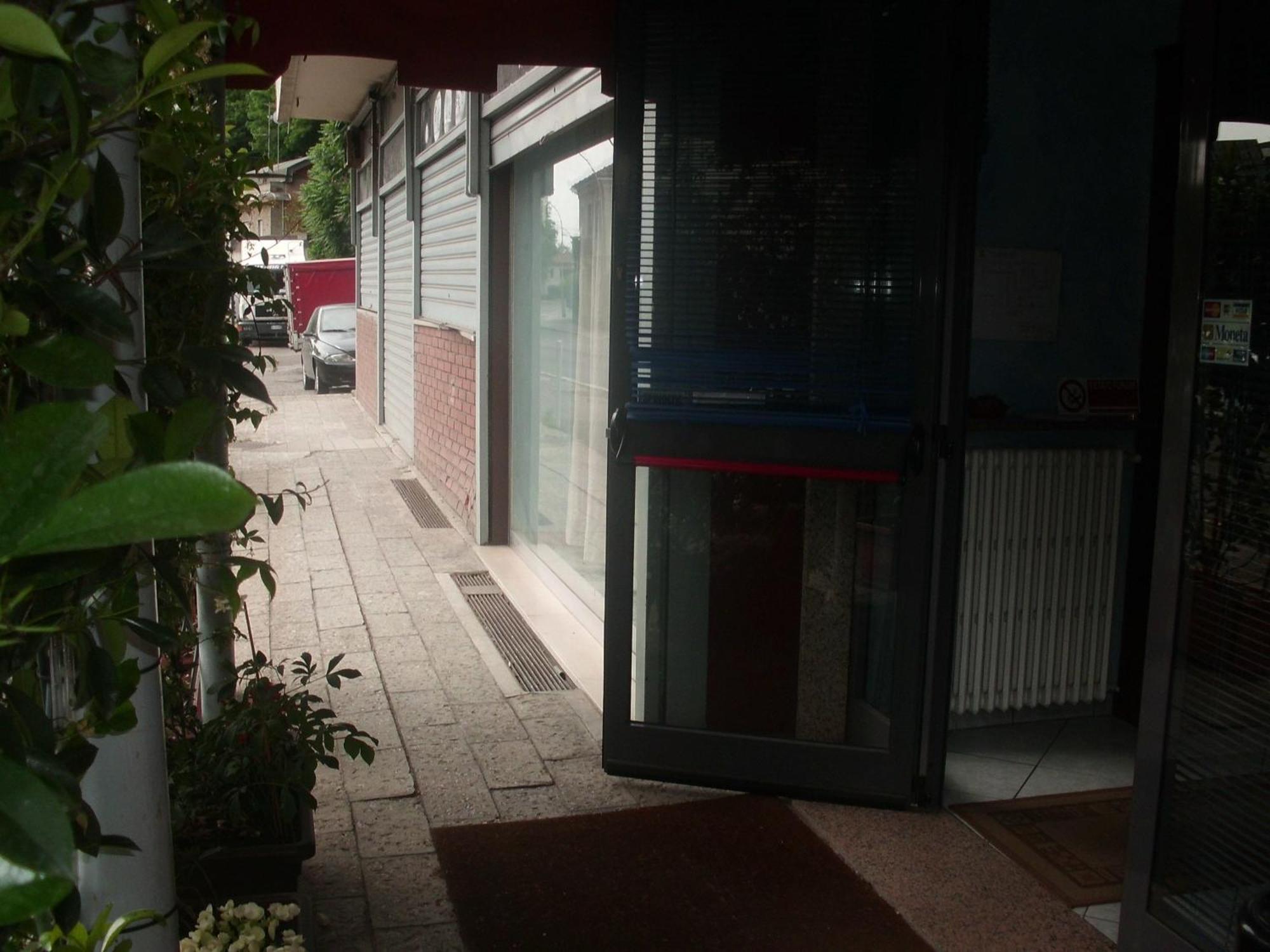 Hotel Lombardia Seveso エクステリア 写真