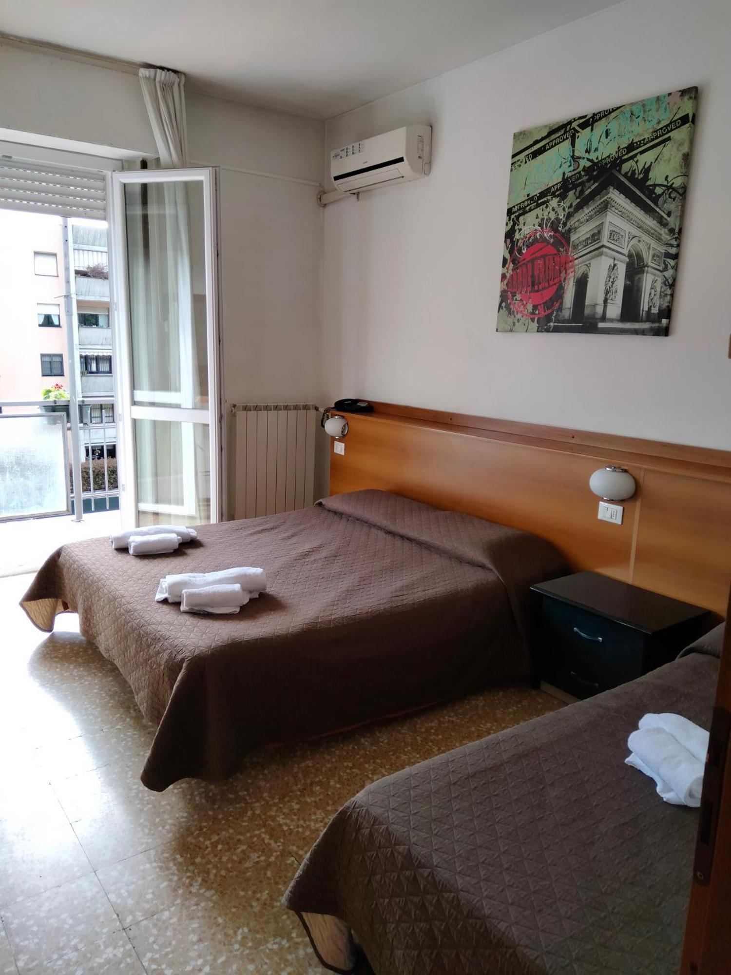 Hotel Lombardia Seveso エクステリア 写真