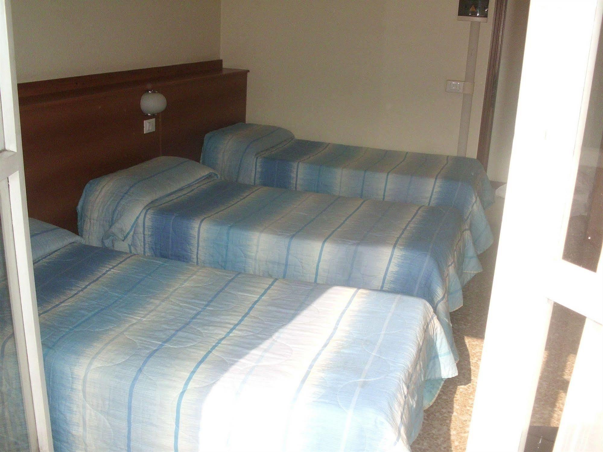 Hotel Lombardia Seveso エクステリア 写真