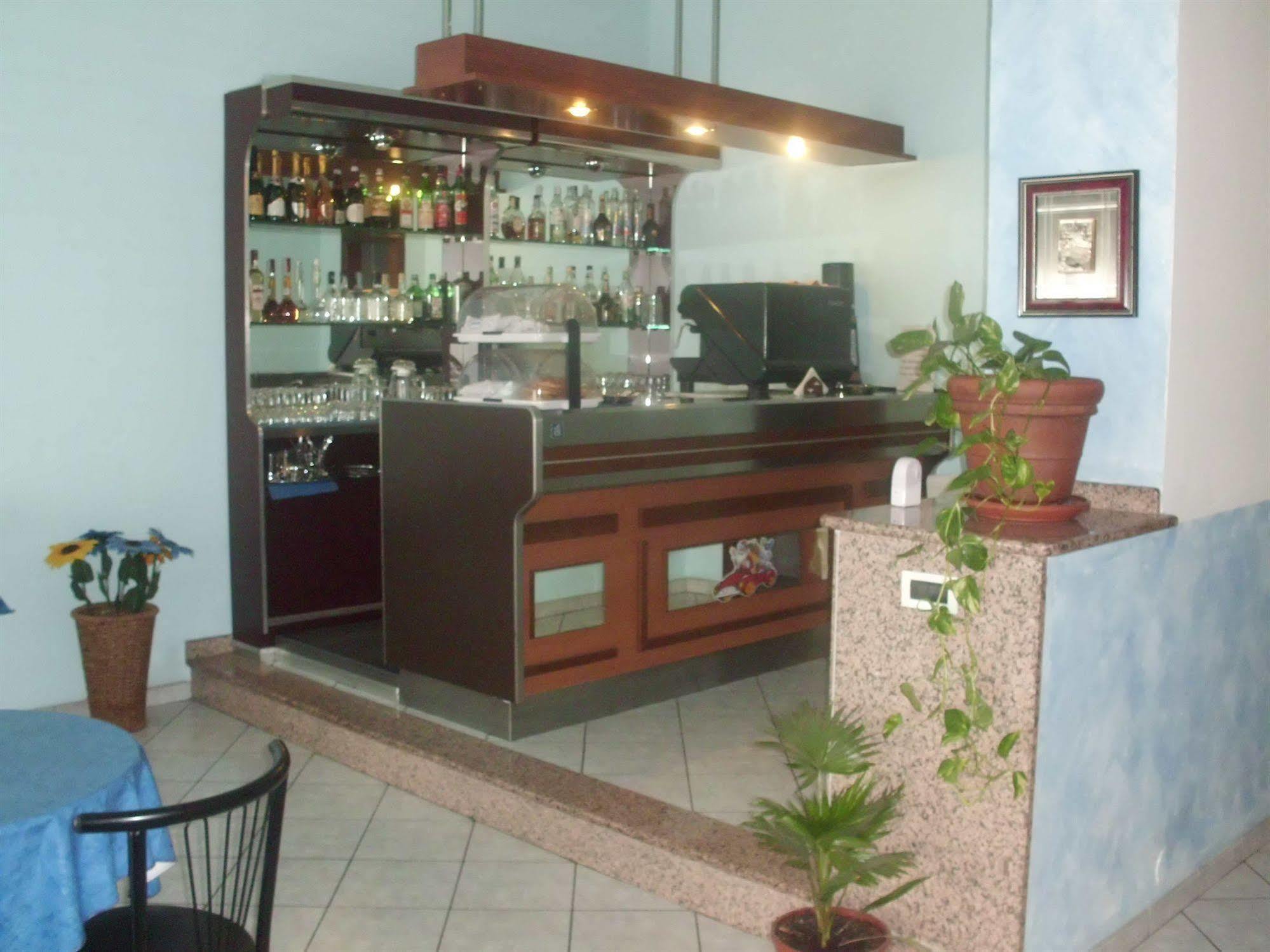 Hotel Lombardia Seveso エクステリア 写真