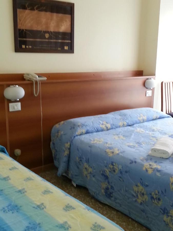 Hotel Lombardia Seveso 部屋 写真
